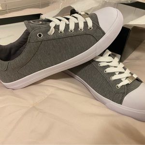 G By Guess Women’s Oleex Gray White Lace Up Low Top Sneaker Shoes Size 9.5 M